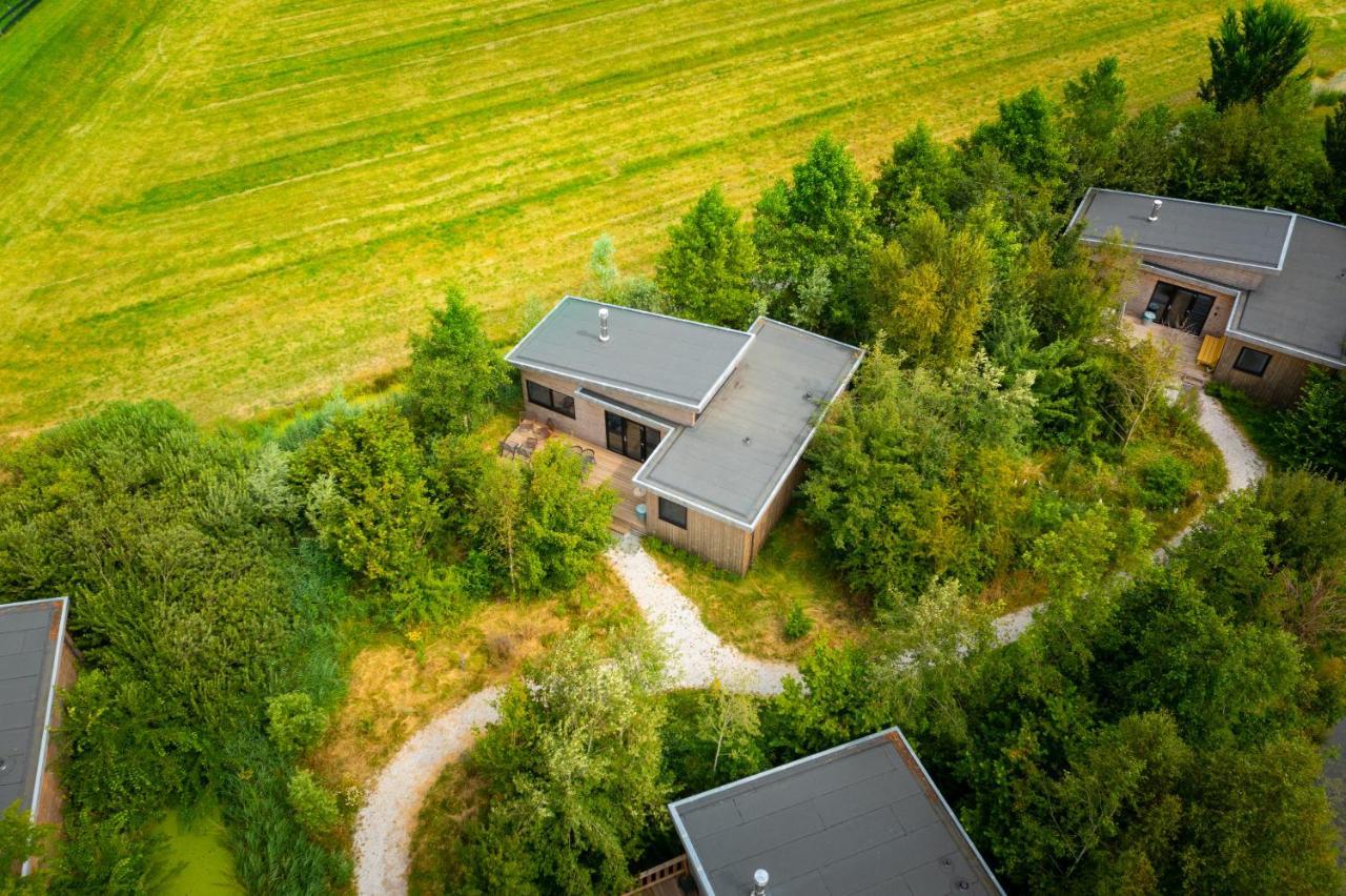 Pean-Buiten Waterlodges Nes  Eksteriør bilde