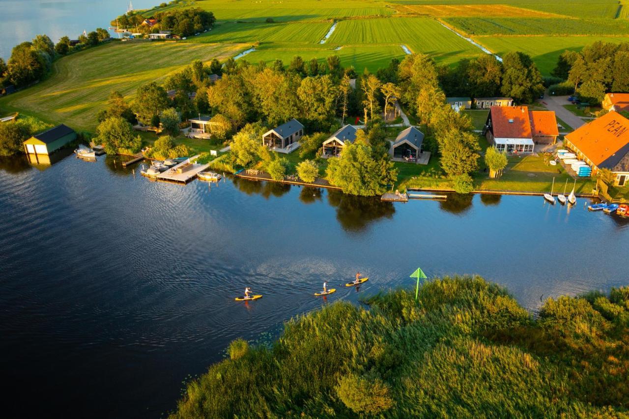 Pean-Buiten Waterlodges Nes  Eksteriør bilde