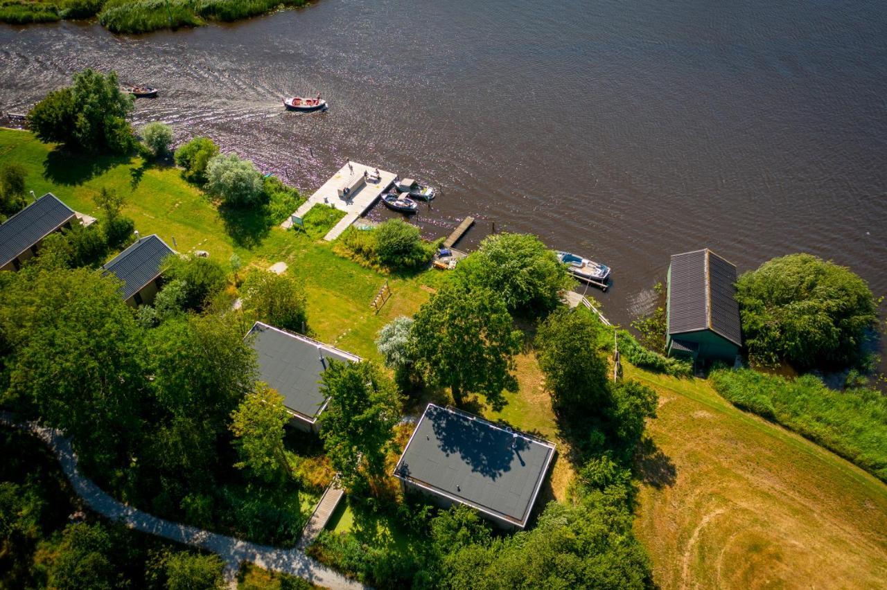 Pean-Buiten Waterlodges Nes  Eksteriør bilde