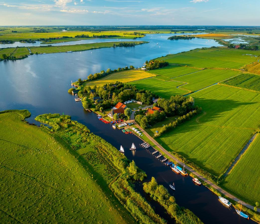 Pean-Buiten Waterlodges Nes  Eksteriør bilde