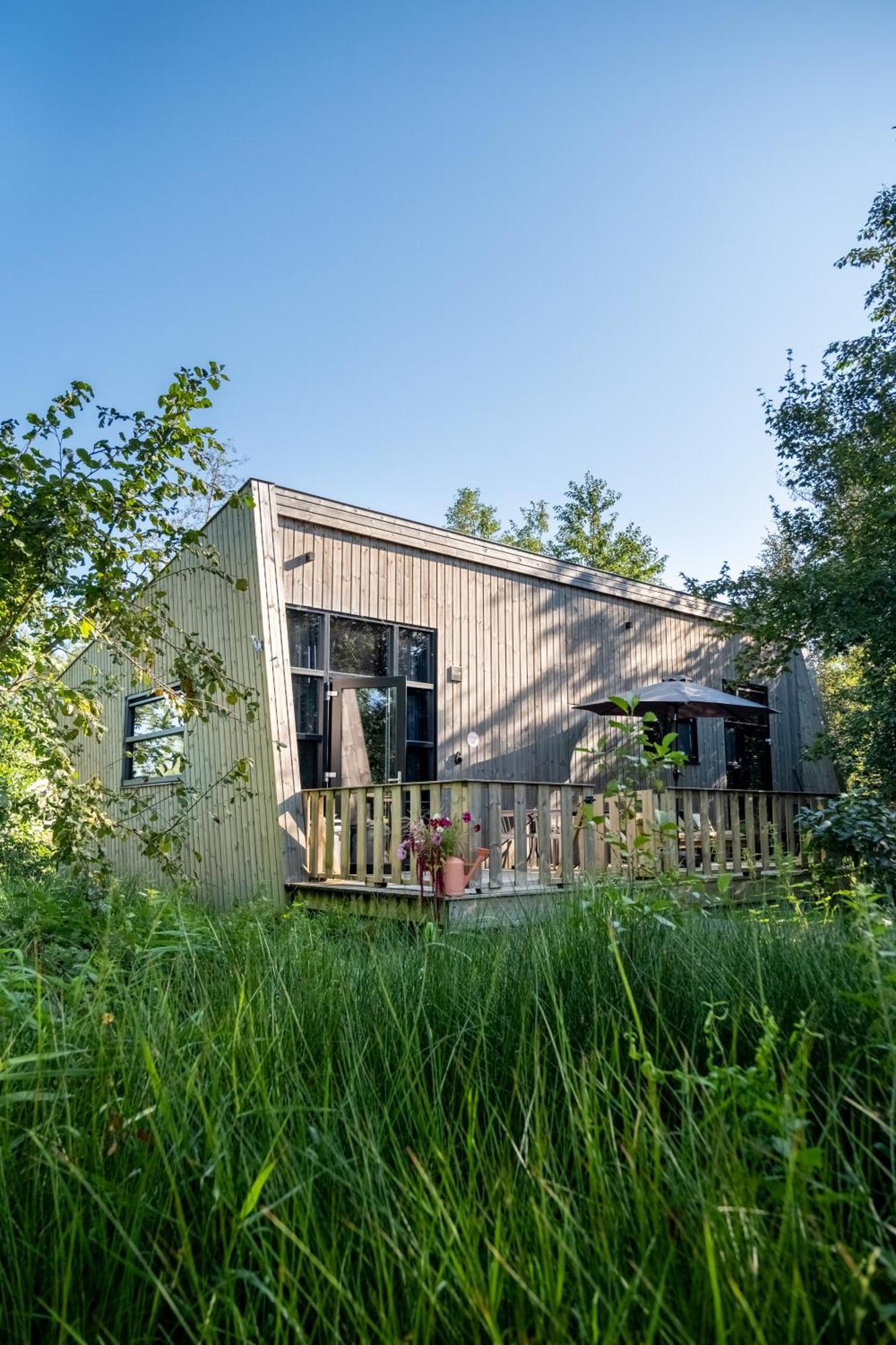 Pean-Buiten Waterlodges Nes  Eksteriør bilde