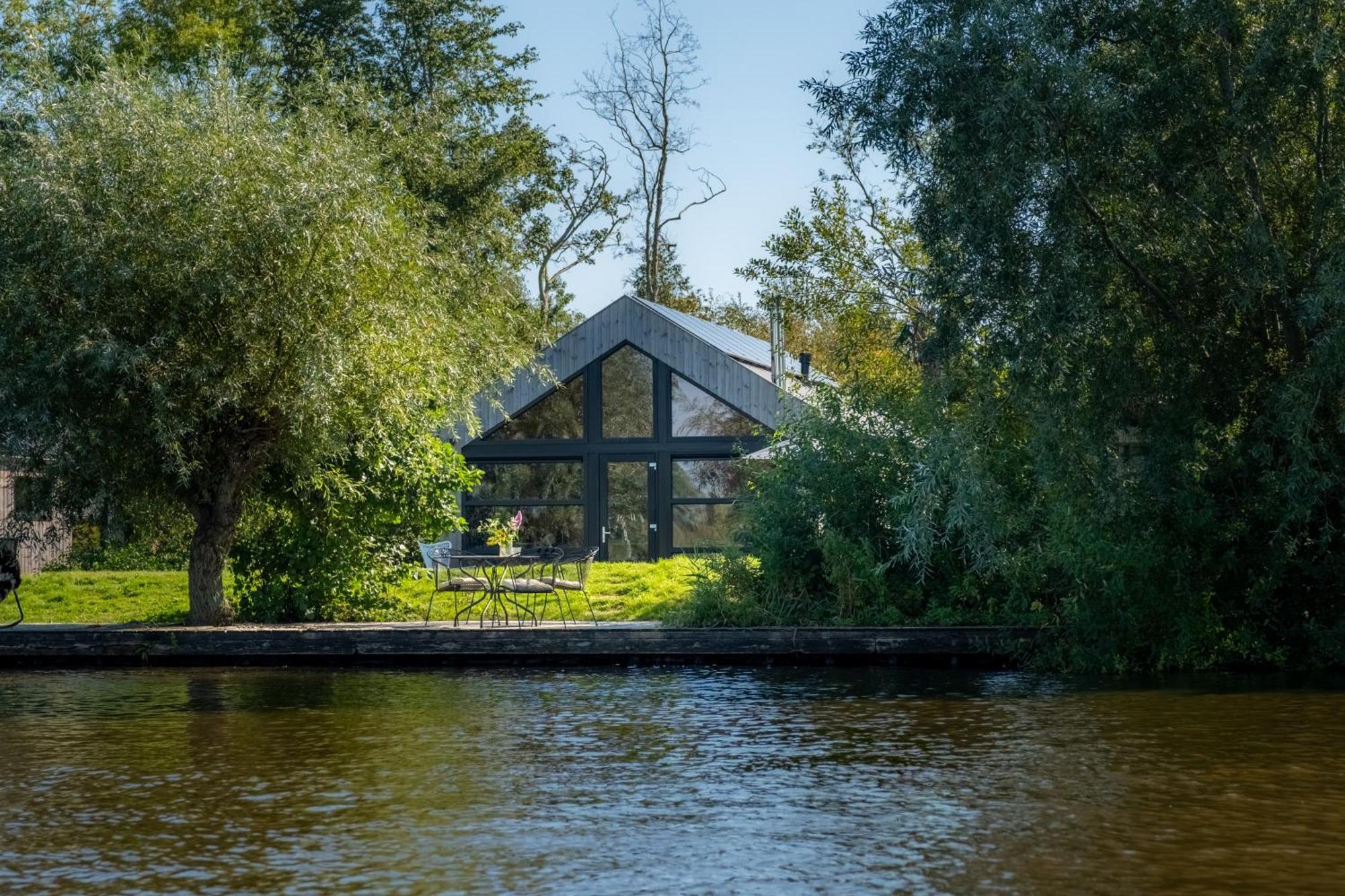 Pean-Buiten Waterlodges Nes  Eksteriør bilde