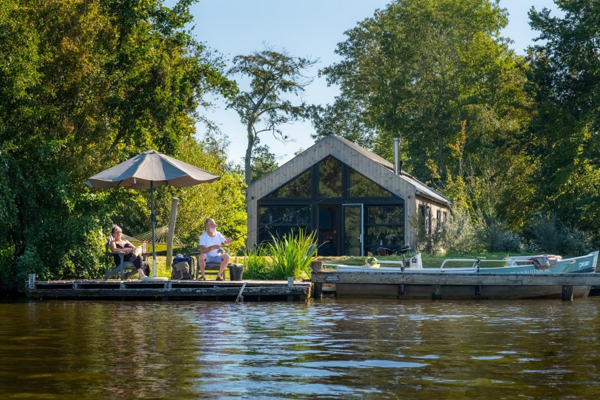 Pean-Buiten Waterlodges Nes  Eksteriør bilde