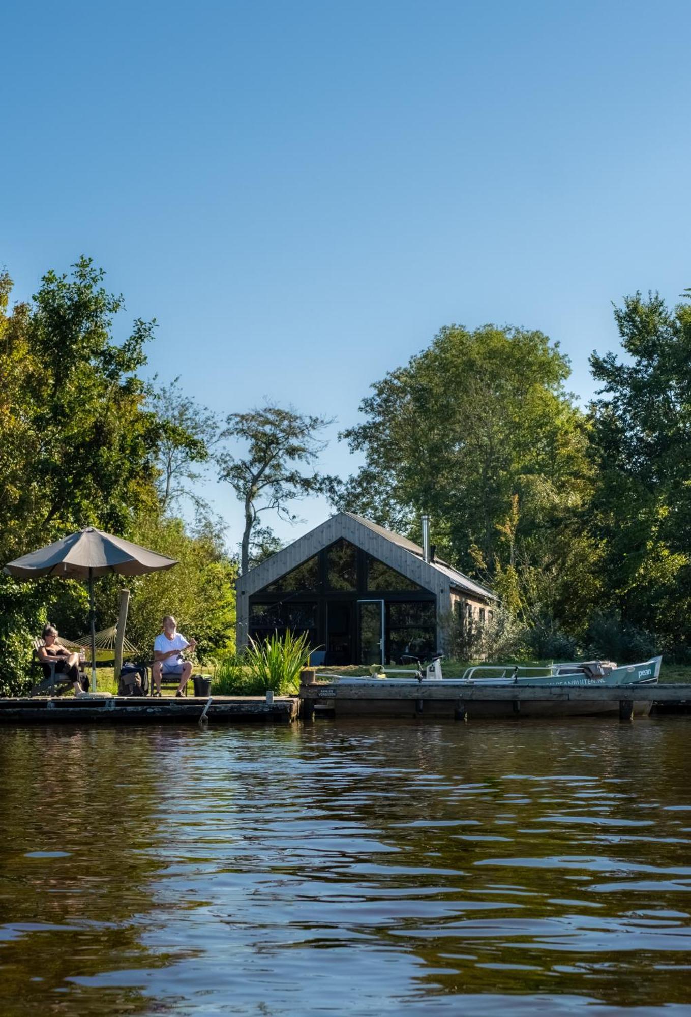 Pean-Buiten Waterlodges Nes  Eksteriør bilde